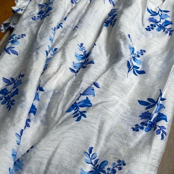 V-neck White and Blue Dress NEW SMALL - Picture 4 of 7